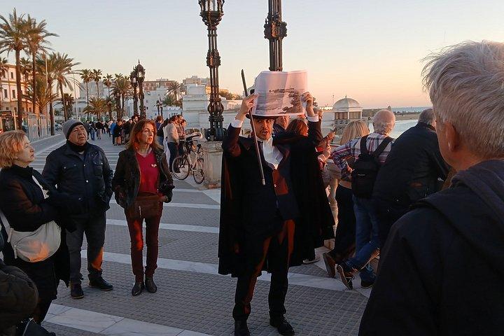 カディス観光：歴史的画像を通して過去へ旅する