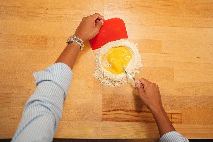 Rom Pasta Making Class mit Saucen und Wein inklusive (gf Option)