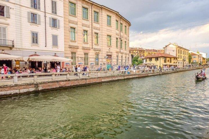 Mailand Abendtour mit Aperitivo, Straßenbahnfahrt und Dessert