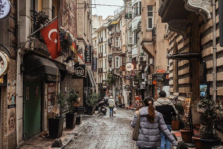 Baklava Backstreets Istanbul Food Tour with 12+ Tastings