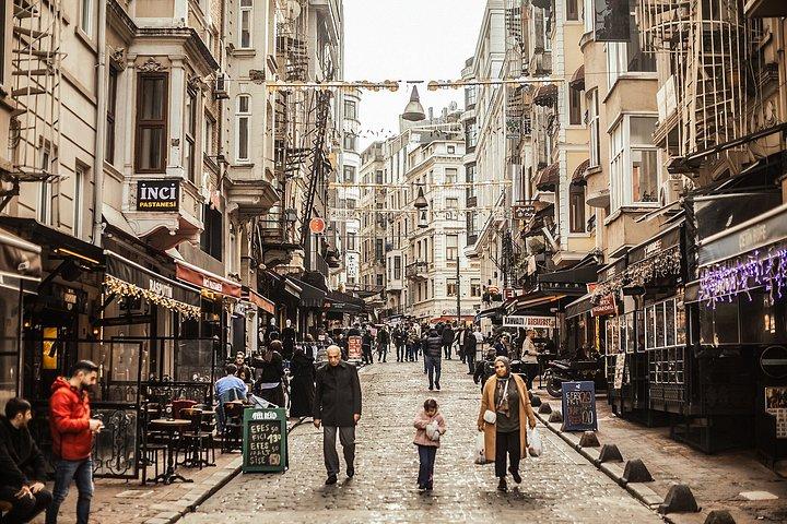 Baklava Backstreets Istanbul Food Tour with 12+ Tastings