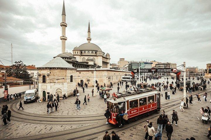 Baklava Backstreets Istanbul Food Tour with 12+ Tastings