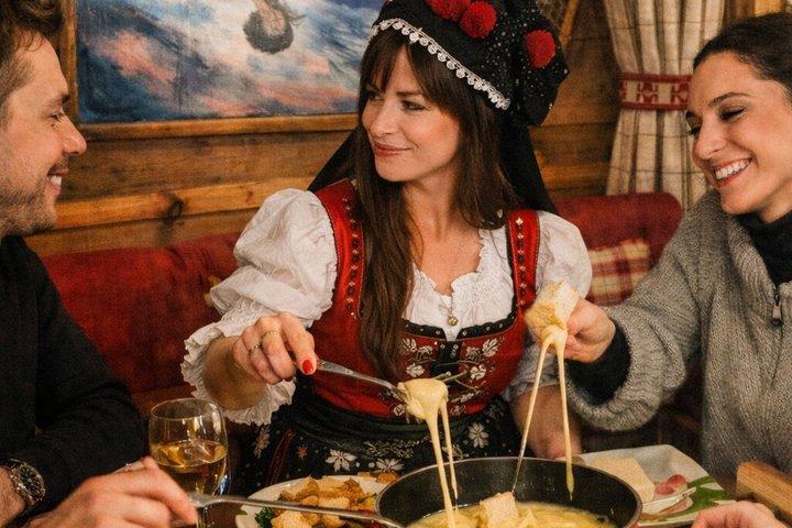 Fonduta di Zermatt con storie locali e sfera al centro