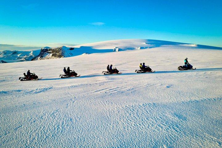 Avventura in motoslitta sul ghiacciaio Langjökull con pick-up