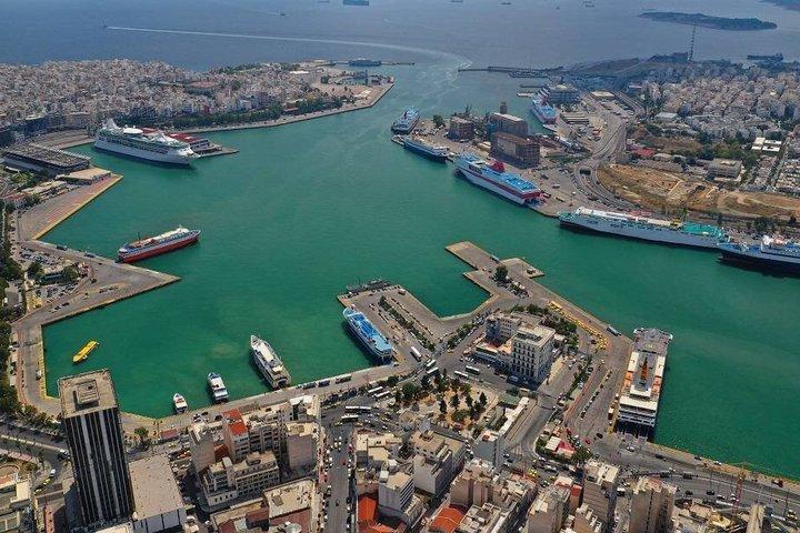 Trasferimento privato dal porto del Pireo all'aeroporto di Atene con Meet & Greet