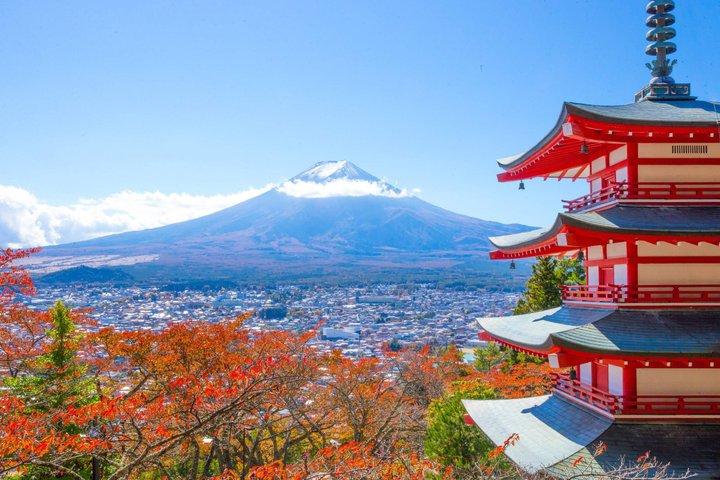 富士山五合目忍野八海と御殿場アウトレットアドベンチャー