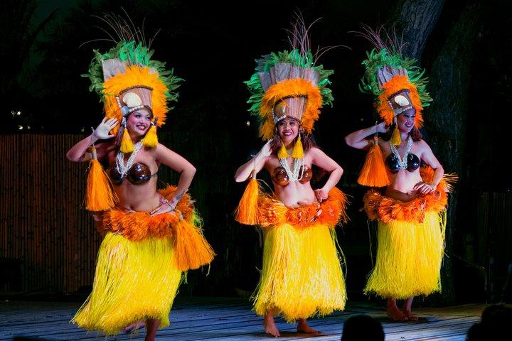 Oahu : Ka Moana Lūʻau à la tour Aloha – Oceanfront Luau Show