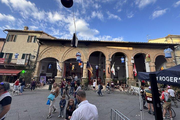 MONTALCINO Private E-Bike & Brunello Winery Experience
