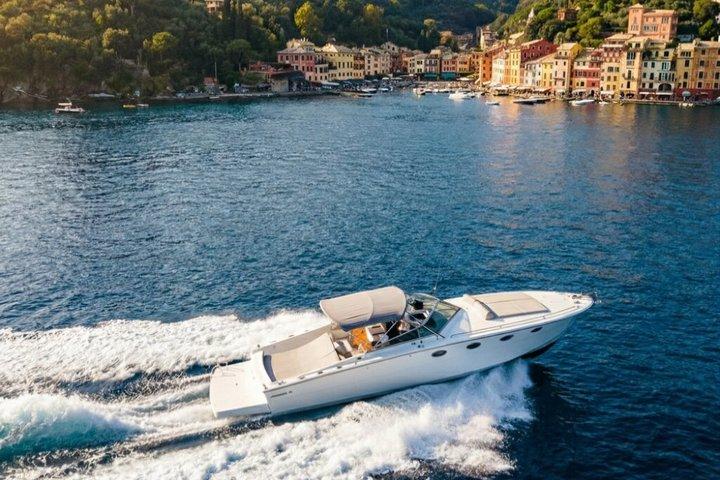 素晴らしいティグッリオ湾でのドルチェヴィータ ポルトフィーノ チャーター