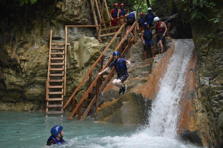 ダマハグアの滝＆ランチ付き！