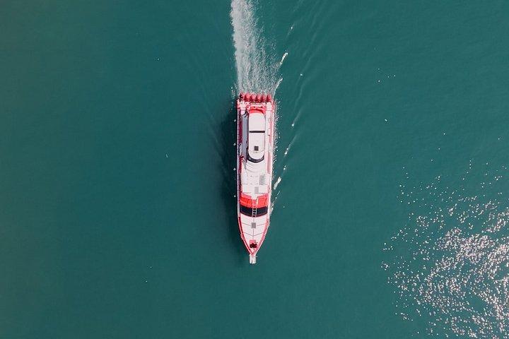 サヌールからレンボンガン島へのファストフェリーチケット（片道）