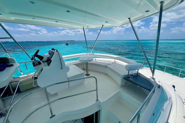 Cayman Private luxury Catamaran Experience 41’ Leopard