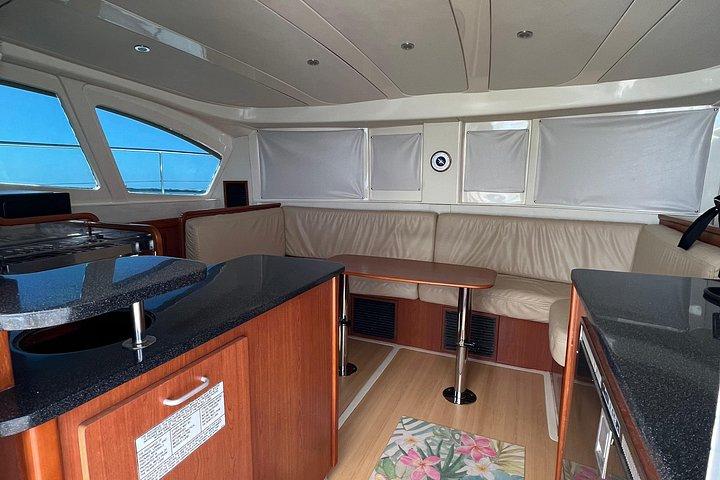 Cayman Private luxury Catamaran Experience 41’ Leopard