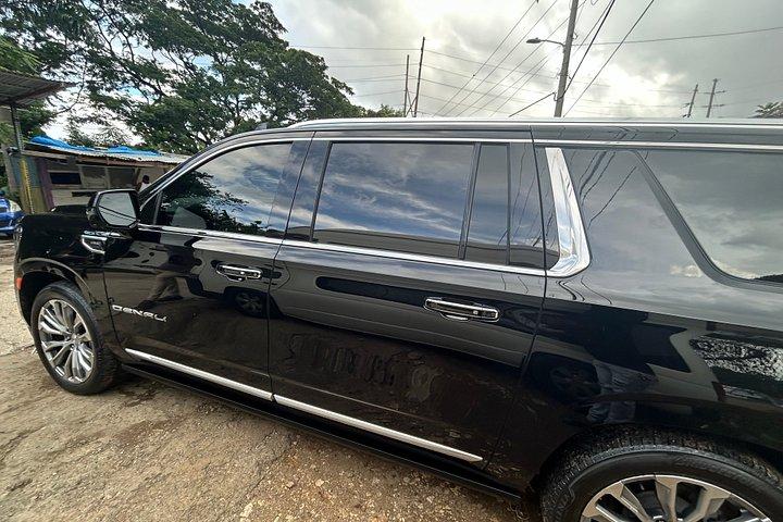 MBJ VIP ブラックトラック送迎 – モンテゴベイ、ネグリル、オチョリオス