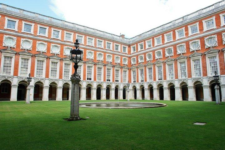 ロンドン、ウィンザー城＆ヘンリー8世のハンプトンコート宮殿