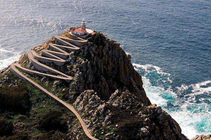 Excursion d'une journée aux îles Cíes au départ de Santiago avec ferry et transport