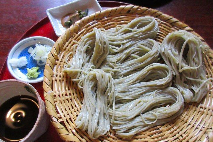 戸隠そば打ち体験で長野のマイカーツアー