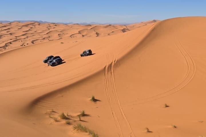 メルズーガ砂漠サファリ4x4＆ベルベル文化体験
