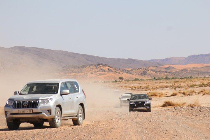 メルズーガ砂漠サファリ4x4＆ベルベル文化体験