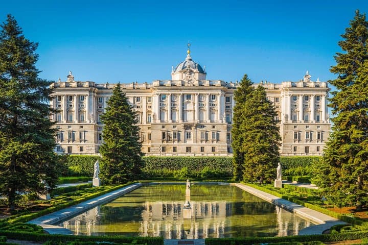 Madrid: Guided Tour of the Royal Palace of Madrid with Ticket