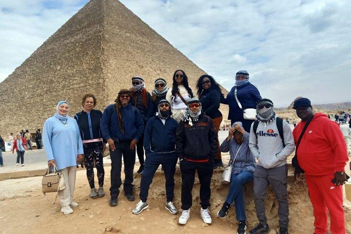 Giza Pyramids & Grand Egyptian Museum Tour privato di un giorno