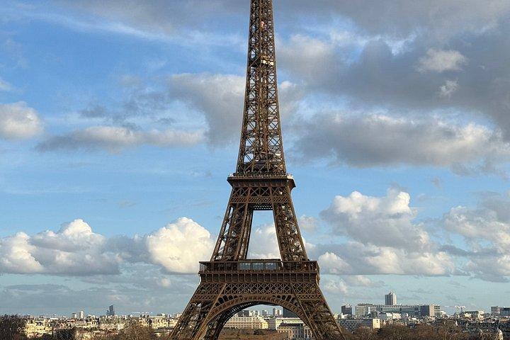 パリへのクラッシュコース:初めての訪問者のためのサバイバルガイド