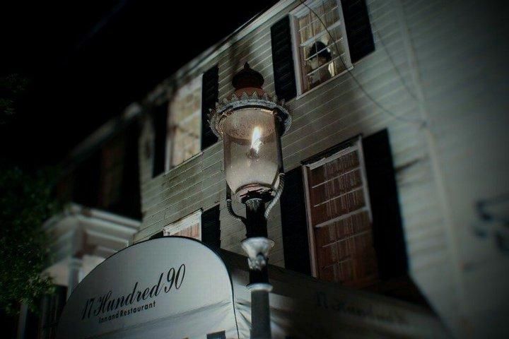 História e Haunts Ghost Walking Tour por Autor Local