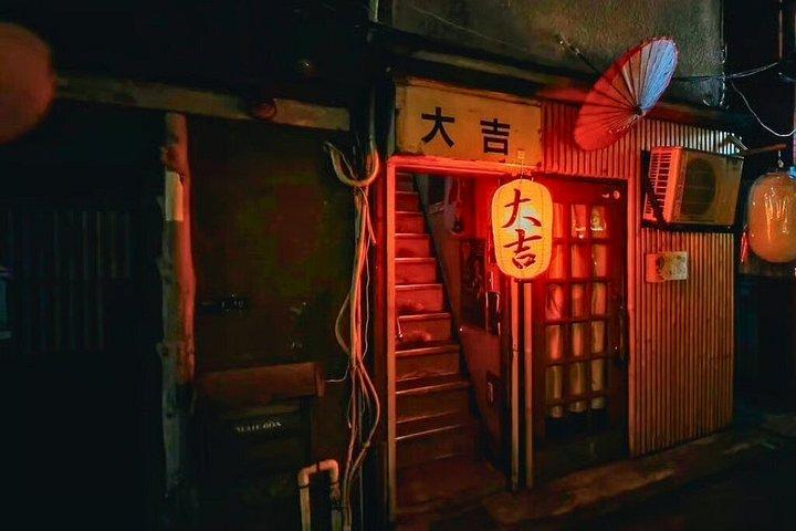 忍者ガイド付き東京新宿ゴールデン街裏通り散策ツアー
