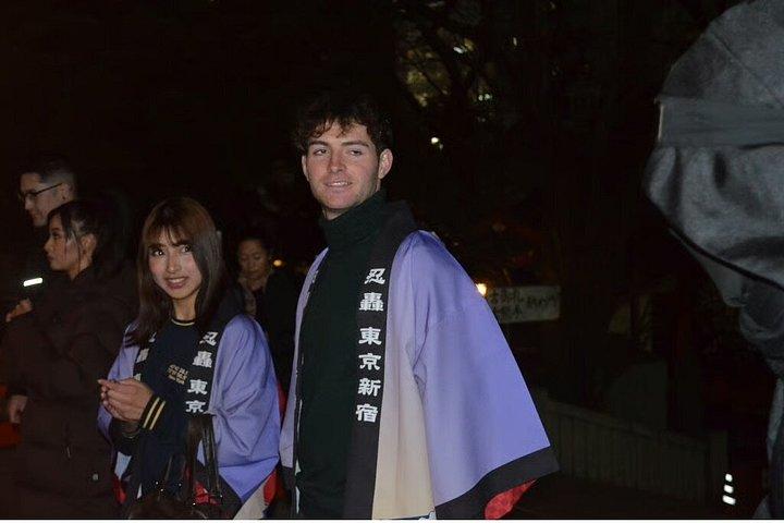 忍者ガイド付き東京新宿ゴールデン街裏通り散策ツアー