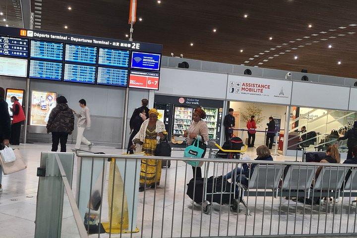 オルリー空港発シャルル・ド・ゴール空港行きの専用電気送迎 | 片道快適