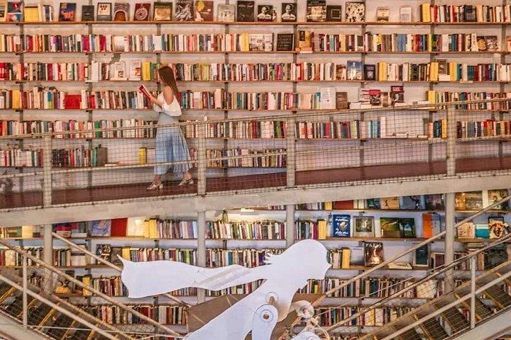 リスボン：歴史的な近隣地域を巡るプライベートトゥクトゥクツアー