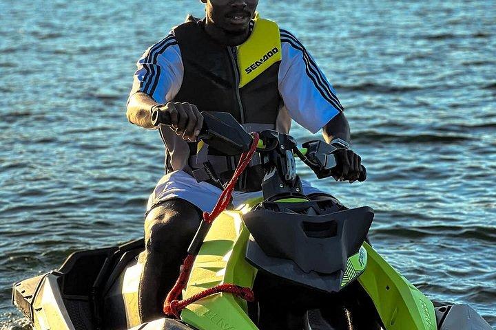 ワシントン湖のジェットスキーレンタル