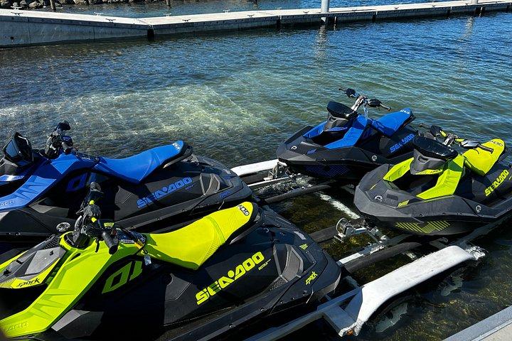 ワシントン湖のジェットスキーレンタル