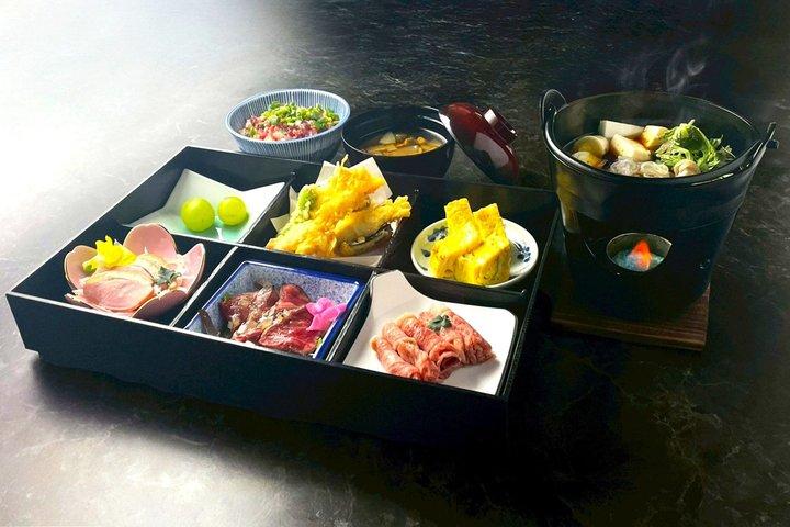 札幌相撲ショー 日本食と写真で体験