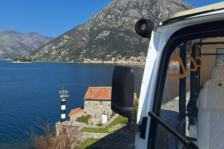 Experiencia Kotor: Cueva Azul y tour panorámico en tuk-tuk.