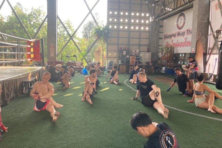 Muay Thai Beginner Class in Chiang Mai with Expert
