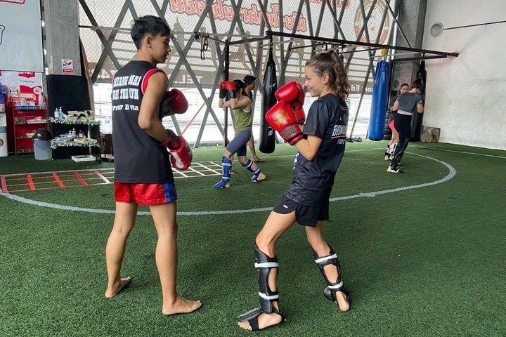 Muay Thai Beginner Class in Chiang Mai with Expert