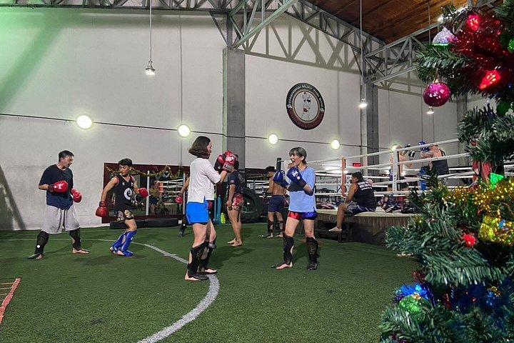 Muay Thai Beginner Class in Chiang Mai with Expert