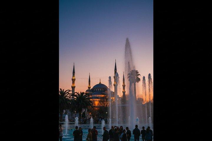 イスタンブール夕方ウォーキングツアー：ブルーモスク、アヤソフィア