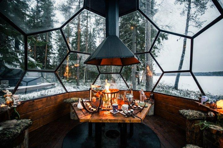 Arctic Magic: Julemandens landsby, Snowmobiling & Glass Igloo Lunch