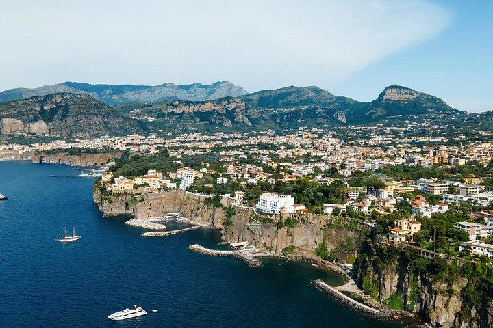 イタリアAzure&Amalfi海岸、青の洞窟、ポンペイ4日プライベートツアー