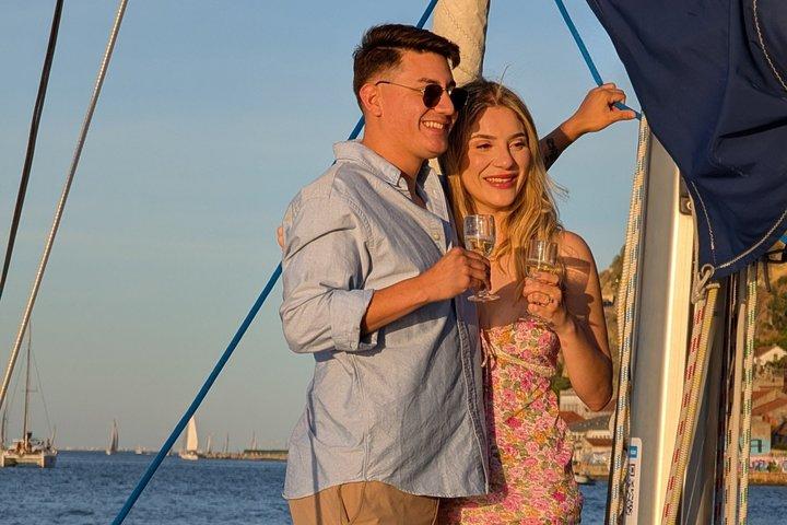 Private Boutique Lisbon Båttur Solnedgång Segling och dryck