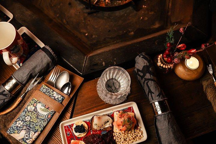 VIPラップランド：サンタビレッジ、グラスイグルーランチ＆スノースクーター