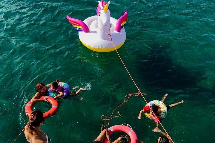 Larnaca privat kryssning på Deep Blue Yacht