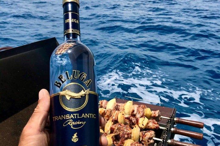 Larnaca privat kryssning på Deep Blue Yacht