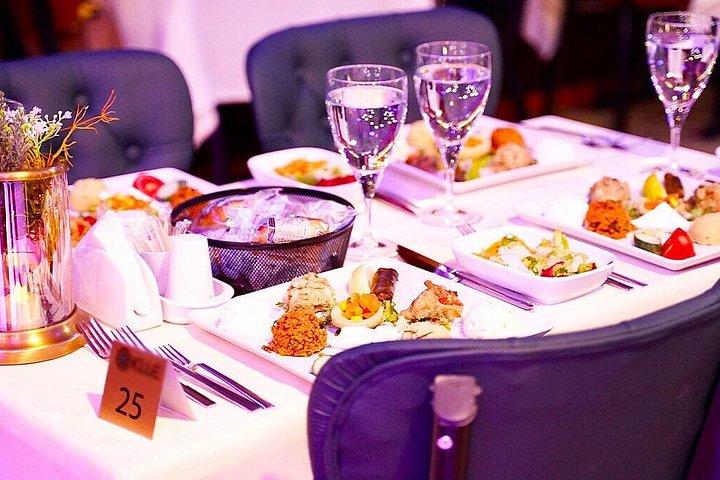 Dîner croisière et spectacle avec table privée