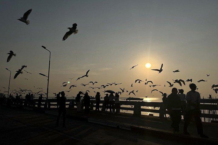 バンコク日帰り旅行：エラワン博物館、古代都市＆海辺の夕日