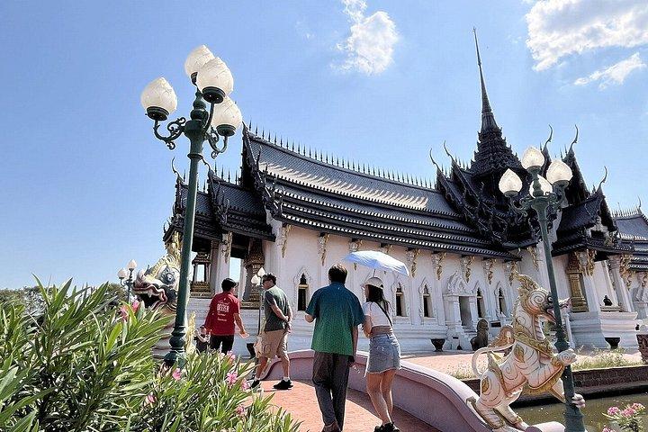 バンコク日帰り旅行：エラワン博物館、古代都市＆海辺の夕日