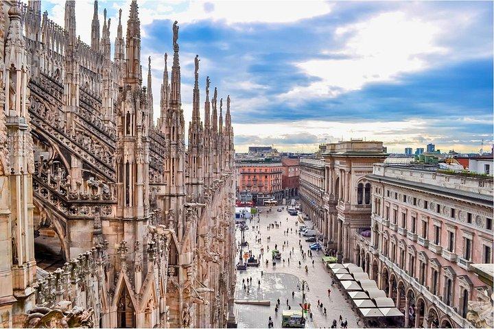 テラス付きのドゥオーモ、ミラノ大聖堂へのファストトラック入場券