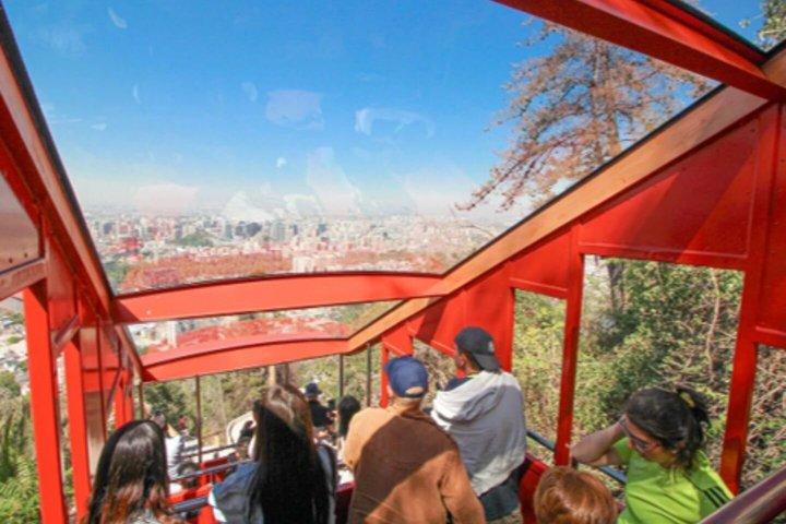 Le meilleur de Santiago en hop on hop off bus, funiculaire et téléphérique